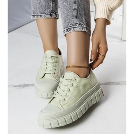 BM Sneaker con plateau di colore verde di Laverne 1