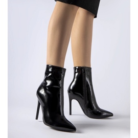 Stivali a stiletto in vernice nera di Gaetana nero 1