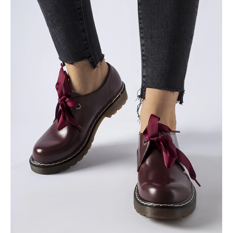 Scarpe marrone con fiocco decorativo di Rodriguez rosso 2