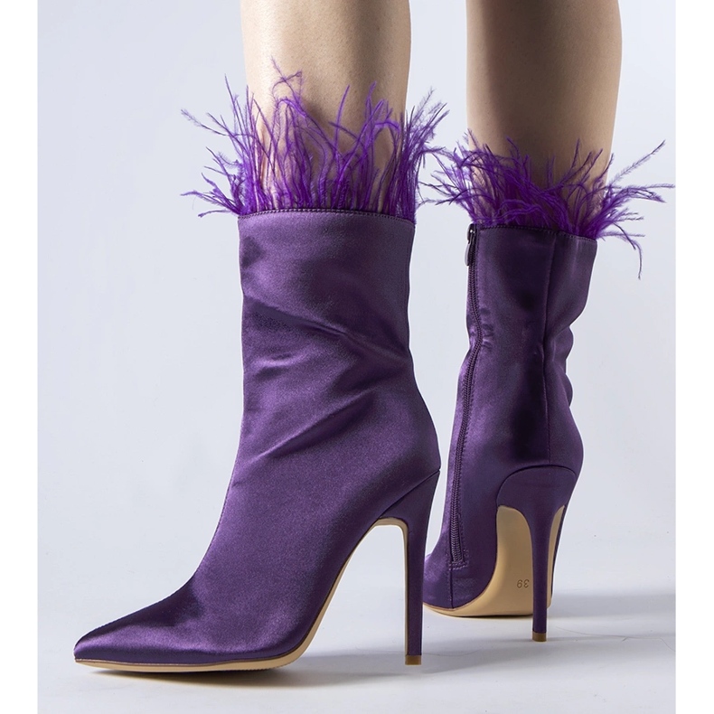 Stivaletti viola decorati con piume Selvana 1