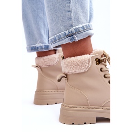 Stivali da donna con una pelle di pecora beige brillante 3