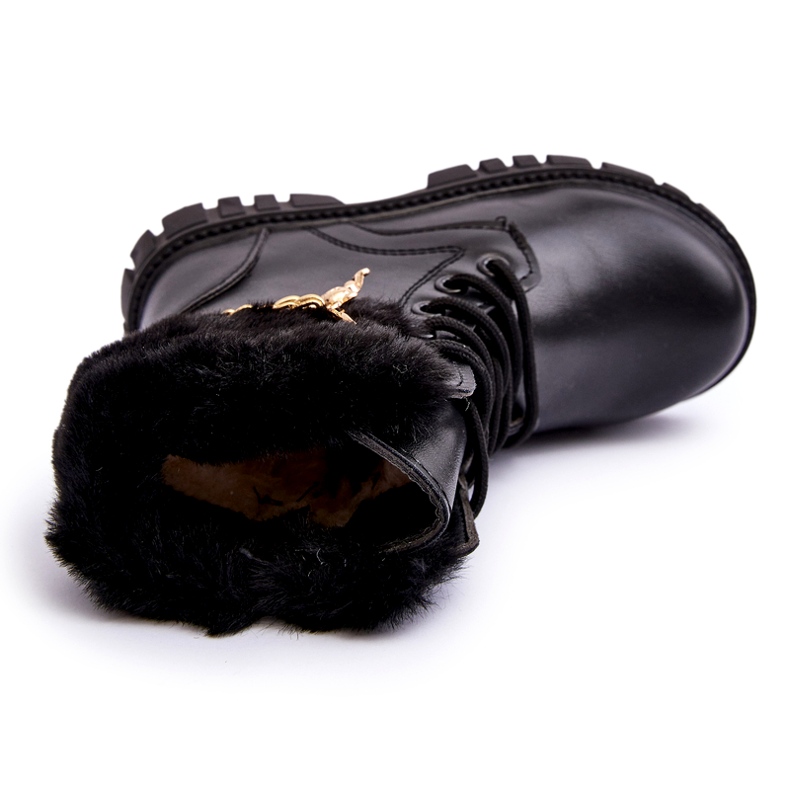 Stivali per bambini isolati in pelle con una catena nera nero 3