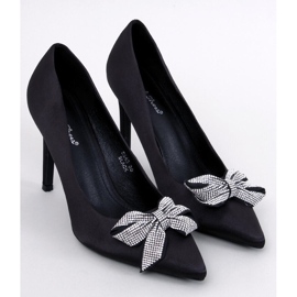 Spille in raso con fiocco di Trini Black nero 1