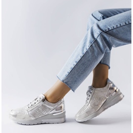 Goodin Scarpa Jazzar in pelle traforata argento d'argento 1