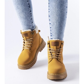 Operai della Burgondi isolati in marrone 1