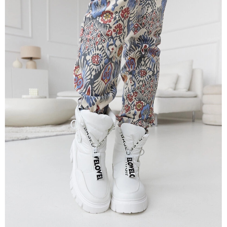 Doposci bianchi isolanti con scritte Eulalia bianco 2