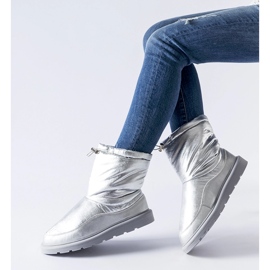 Doposci Whitetail isolati argento 1