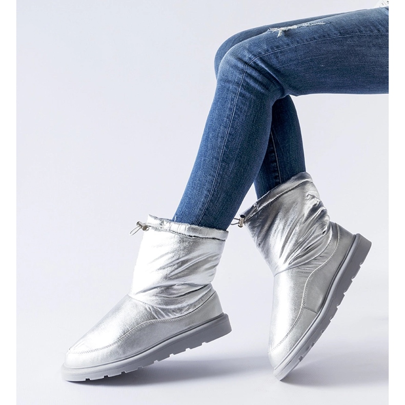 Doposci Whitetail isolati argento d'argento 1