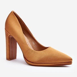 Décolleté Piatti color cammello con tacco alto marrone 1