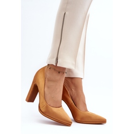 Décolleté Piatti color cammello con tacco alto marrone 2