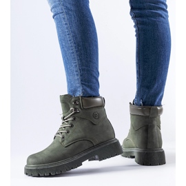 Operai Bentley classici isolati in verde 1