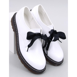 Stivali Bovver Mocassini laccati Sherone White bianca 1