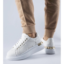 Sneakers bianche sulla piattaforma Osson bianco 1