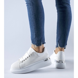 Sneakers bianche sulla piattaforma Scuderlando bianco 1
