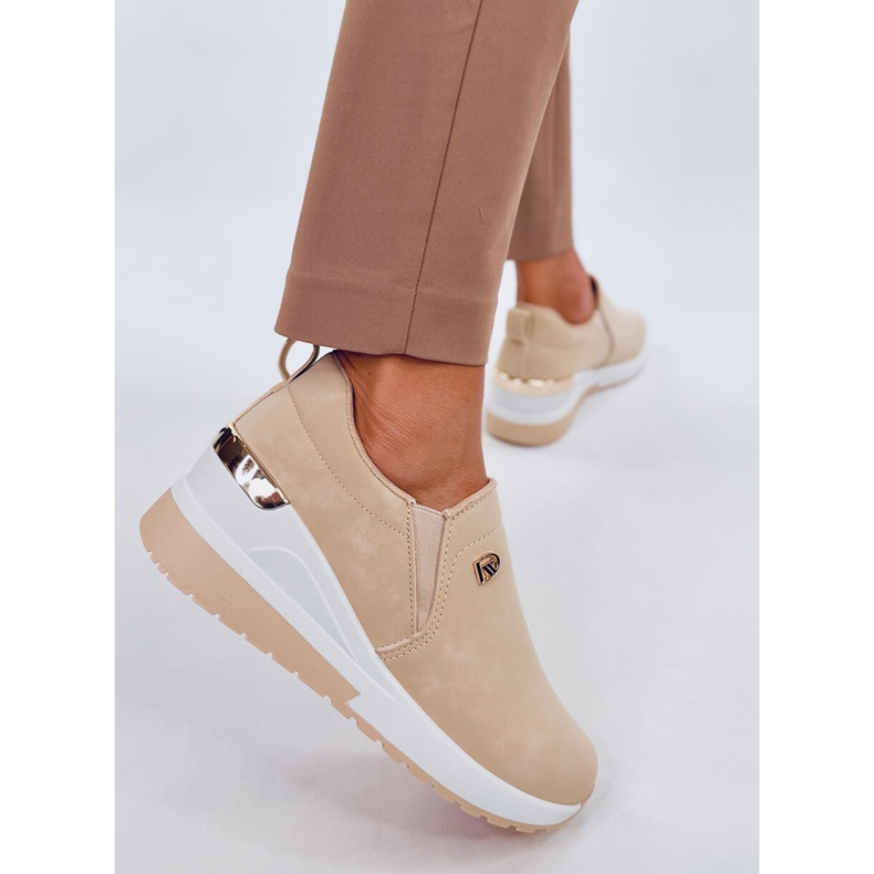 Scarpe con zeppa Hense color albicocca beige 1