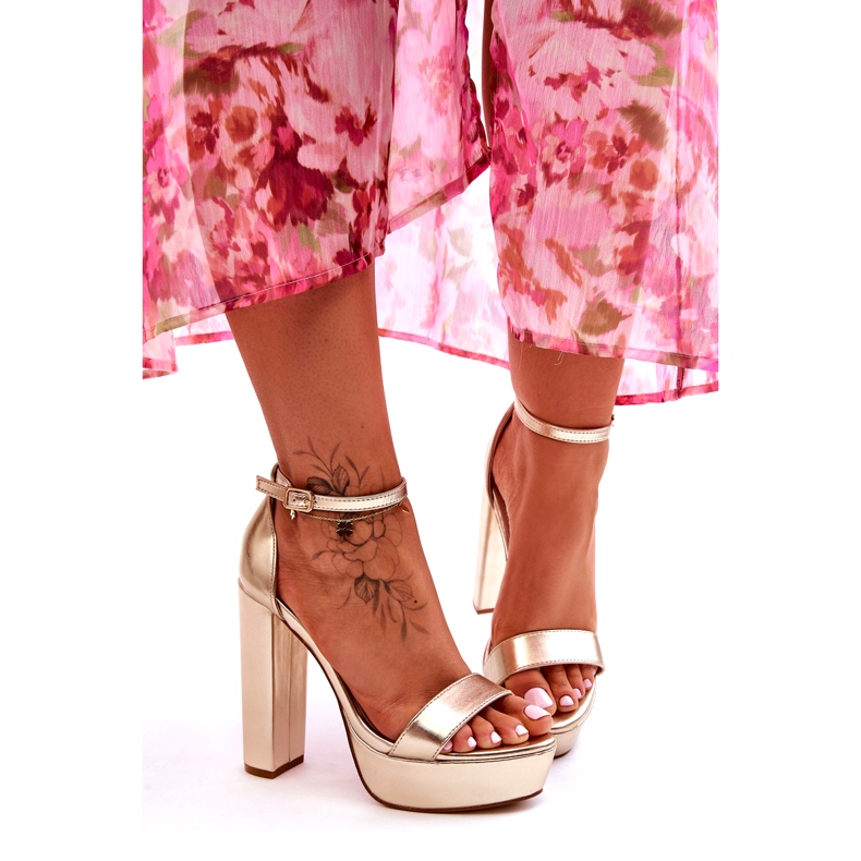 Sweet Shoes Sandali in pelle su una barra alta e piattaforma Golden Sky Dream d'oro 2