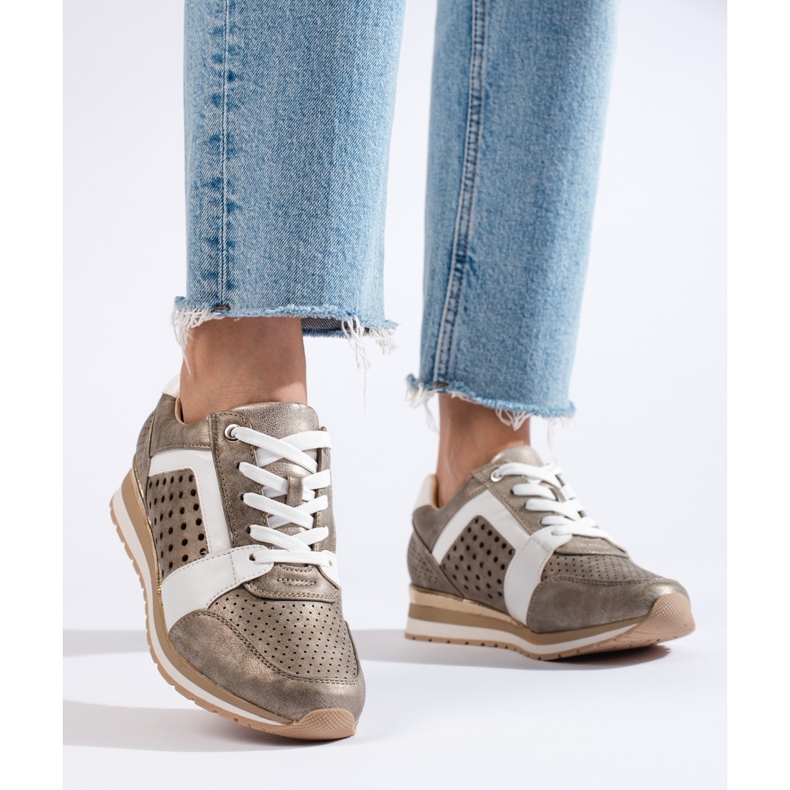 Sneakers Daszyński da donna traforate color oro d'oro 1