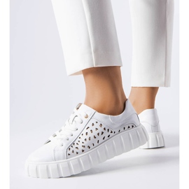 Sneakers bianche con inserti patch bianca 1