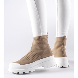 Sneakers marroni con tomaia flessibile Varden marrone 1