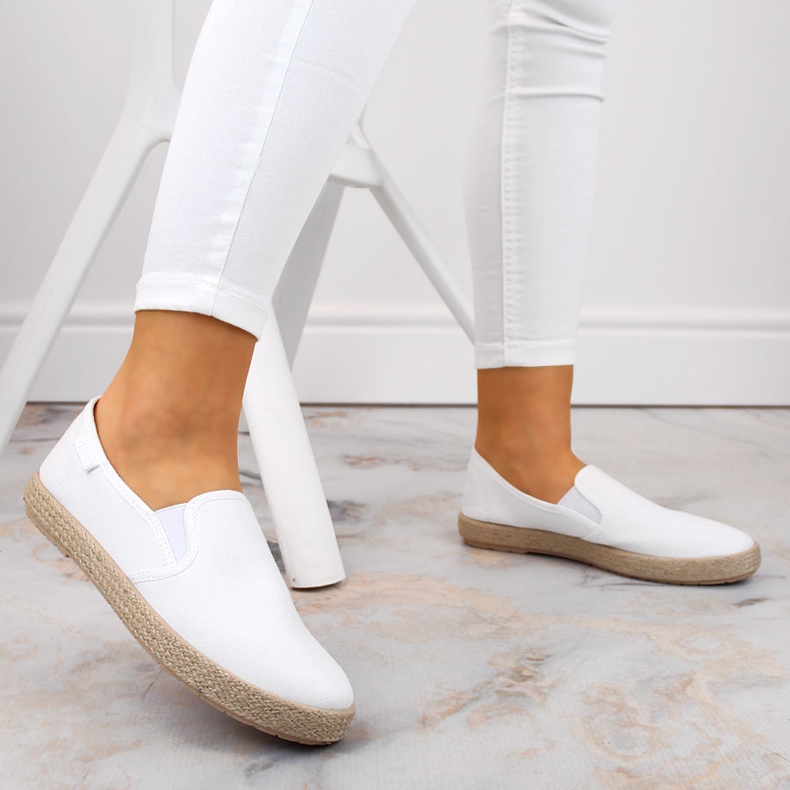 Espadrillas senza lacci da donna bianche Big Star DD274015 bianca 2