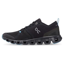 On Running Sulle scarpe Running Cloud X Shift W 6698464 nero 1