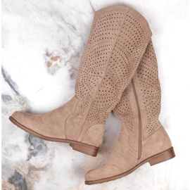 Stivali da donna traforati in pelle scamosciata beige S.Barski HY66-150 1