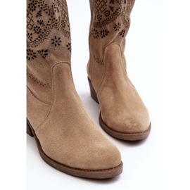 Zazoo 4043 Stivali con tacco basso in pelle scamosciata beige traforata 1
