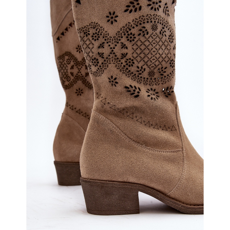 Zazoo 4043 Stivali con tacco basso in pelle scamosciata beige traforata 2