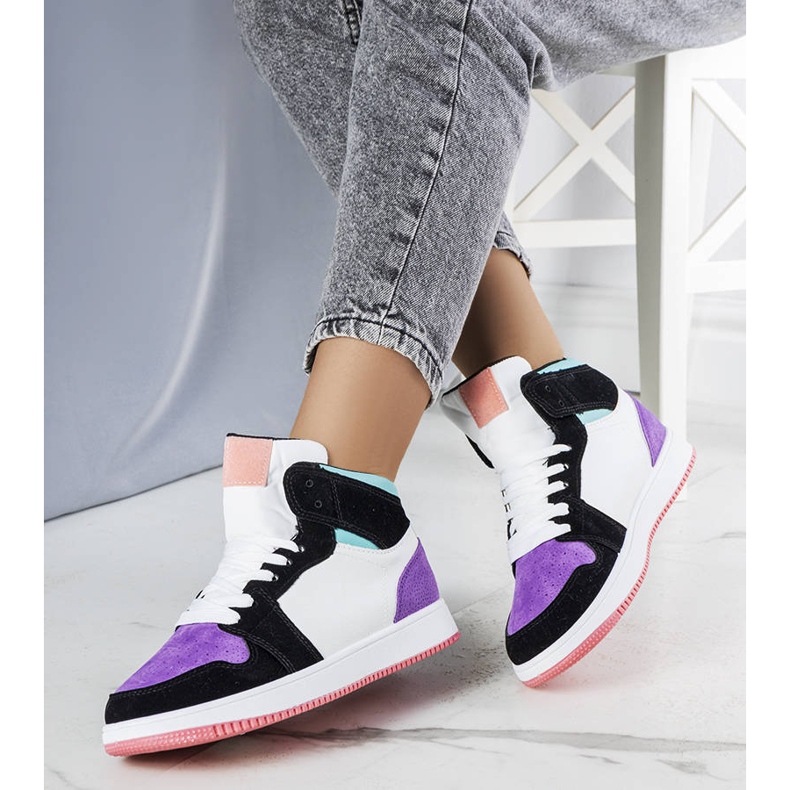 Sneaker alte viola di Kari 1