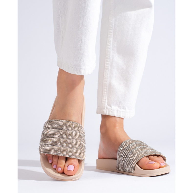 Cursori beige con strass di Shelovet 1