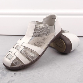 Sandali chiusi in pelle da donna, beige, T.Sokolski 1