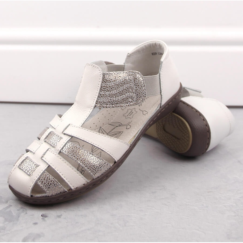 Sandali chiusi in pelle da donna, beige, T.Sokolski 1