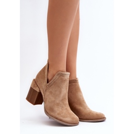 Stivaletti Jolnima beige su un tacco alto massiccio con ritaglio 2