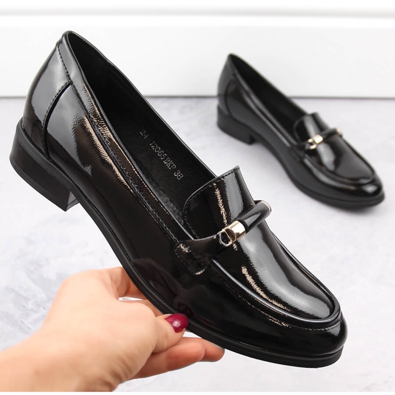 Scarpe basse da donna in vernice nera Potocki SZ12065 nero 1