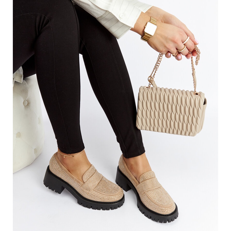 Mocassini beige con tacco massiccio della Parent 1
