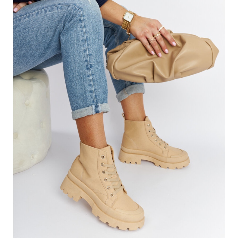 Stivaletti leggeri beige di Obispo 2