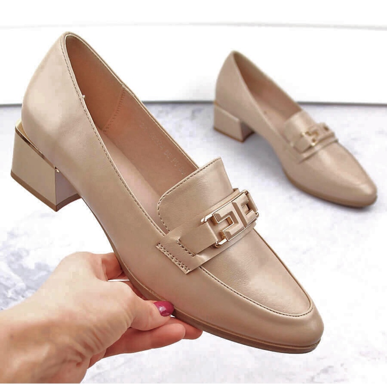 Scarpe basse da donna beige Vinceza 58274 1