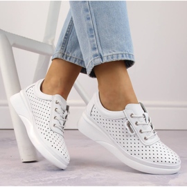Zeppe sportive da donna in pelle traforata, bianco Vinceza 7890 1