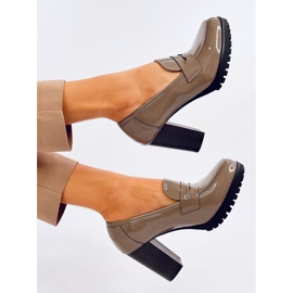 Mocassini con tacco in vernice Jeffis Khaki beige 2