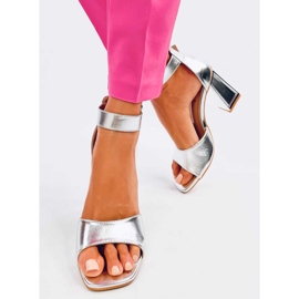 Sandali Ellen Silver con tacco e cintura argento 2