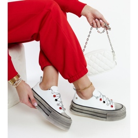 Sneakers bianche sulla piattaforma GOE NN2N4054 bianco 1
