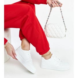 Sneakers bianche sulla piattaforma Mentha bianca 1