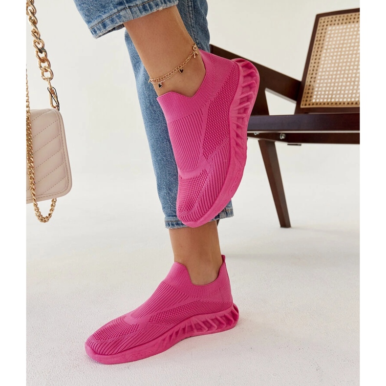 Le sneakers sportive rosa scuro di Neda 2