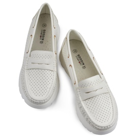 Comodi mocassini da donna bianchi traforati con sottopiede in pelle bianco 1
