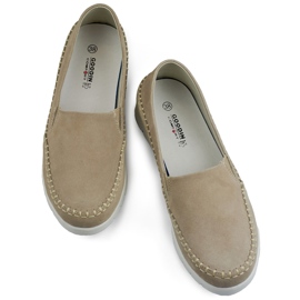 Comode scarpe da donna realizzate in pelle naturale con suola piatta beige 1