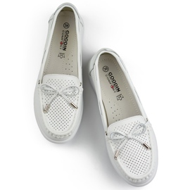 Mocassini traforati da donna realizzati in pelle naturale, scarpe in pelle traforata bianca bianco 1
