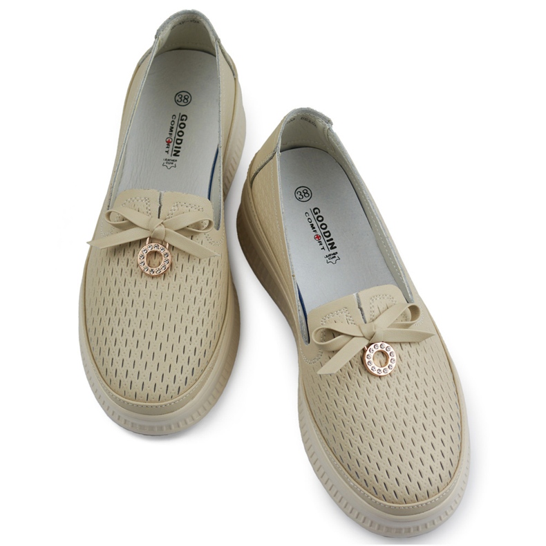 Scarpe traforate in pelle da donna, comodi mocassini realizzati in pelle naturale beige 1