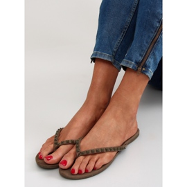 Infradito con borchie piramidali verdi DD26 verde 1