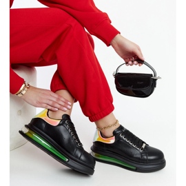 Sneakers nere sulla piattaforma GOE NN2N4030 nero 1