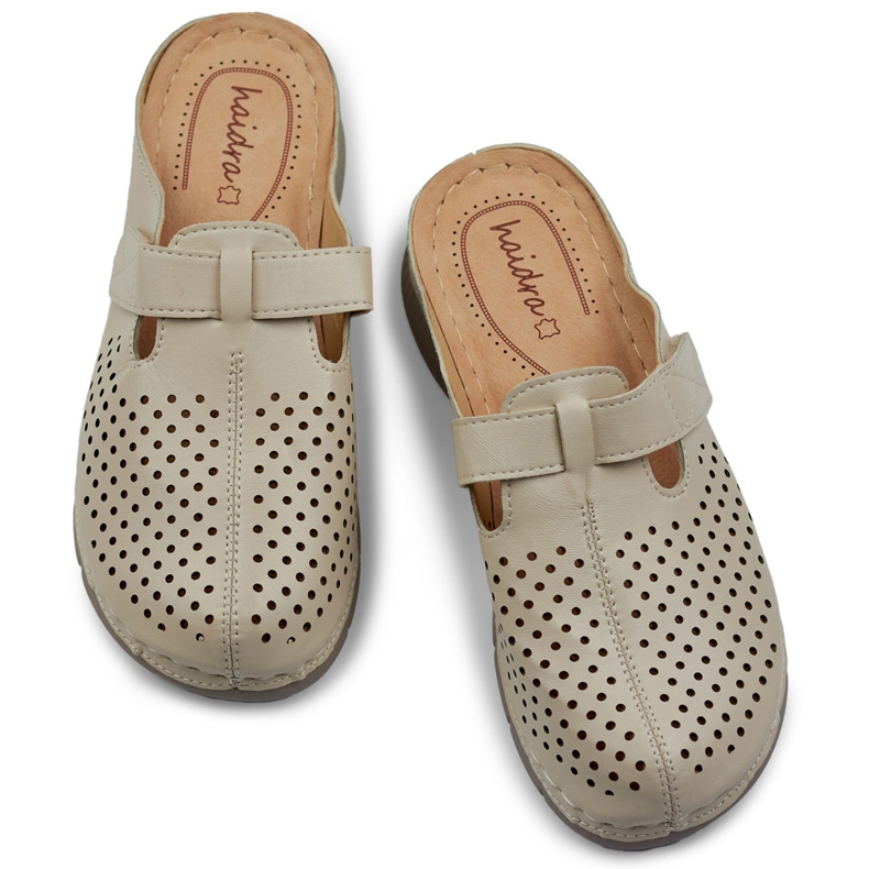 Infradito sanitarie da donna con punta chiusa e velcro beige 1